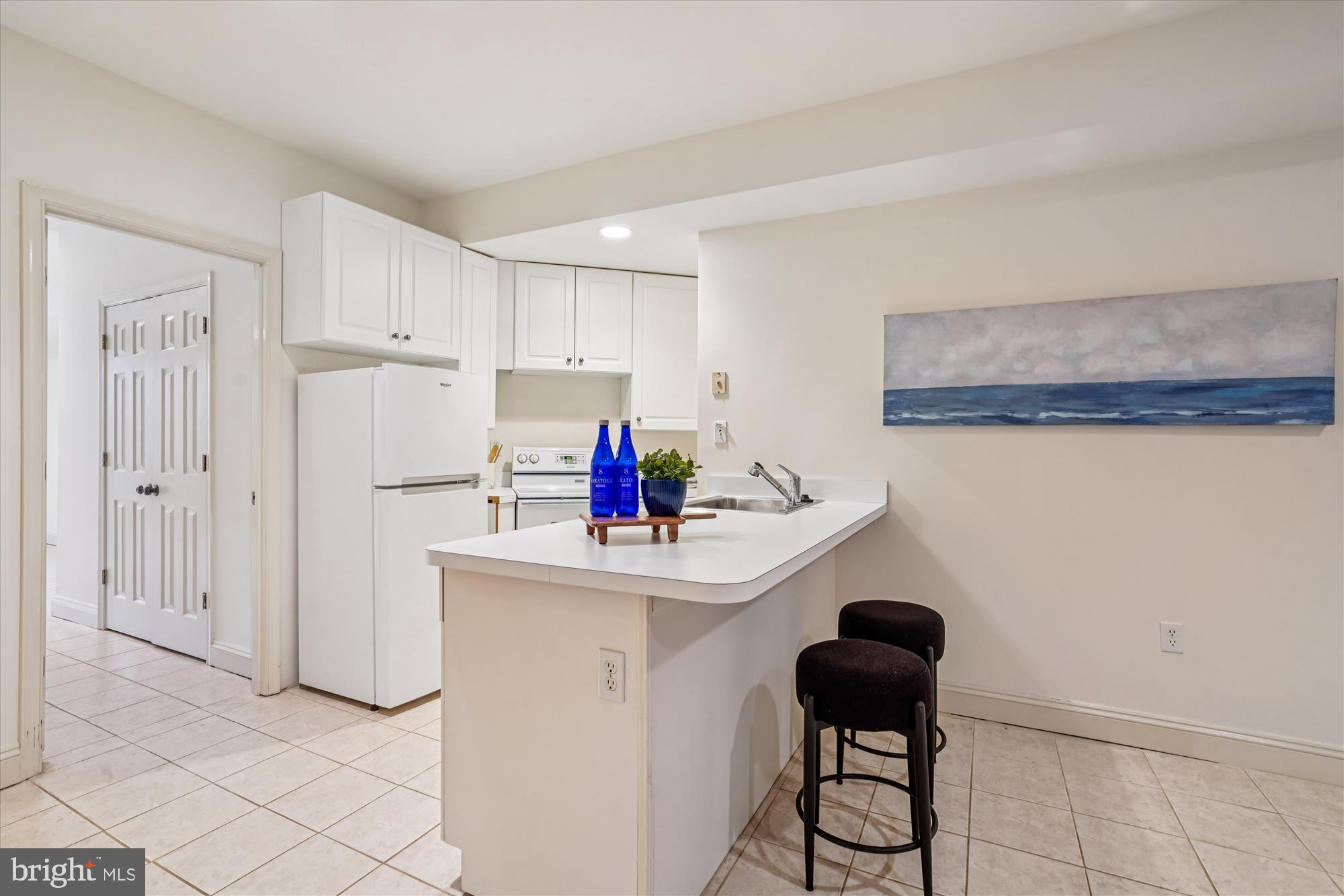 ENGLISH VILLAGE - Residential