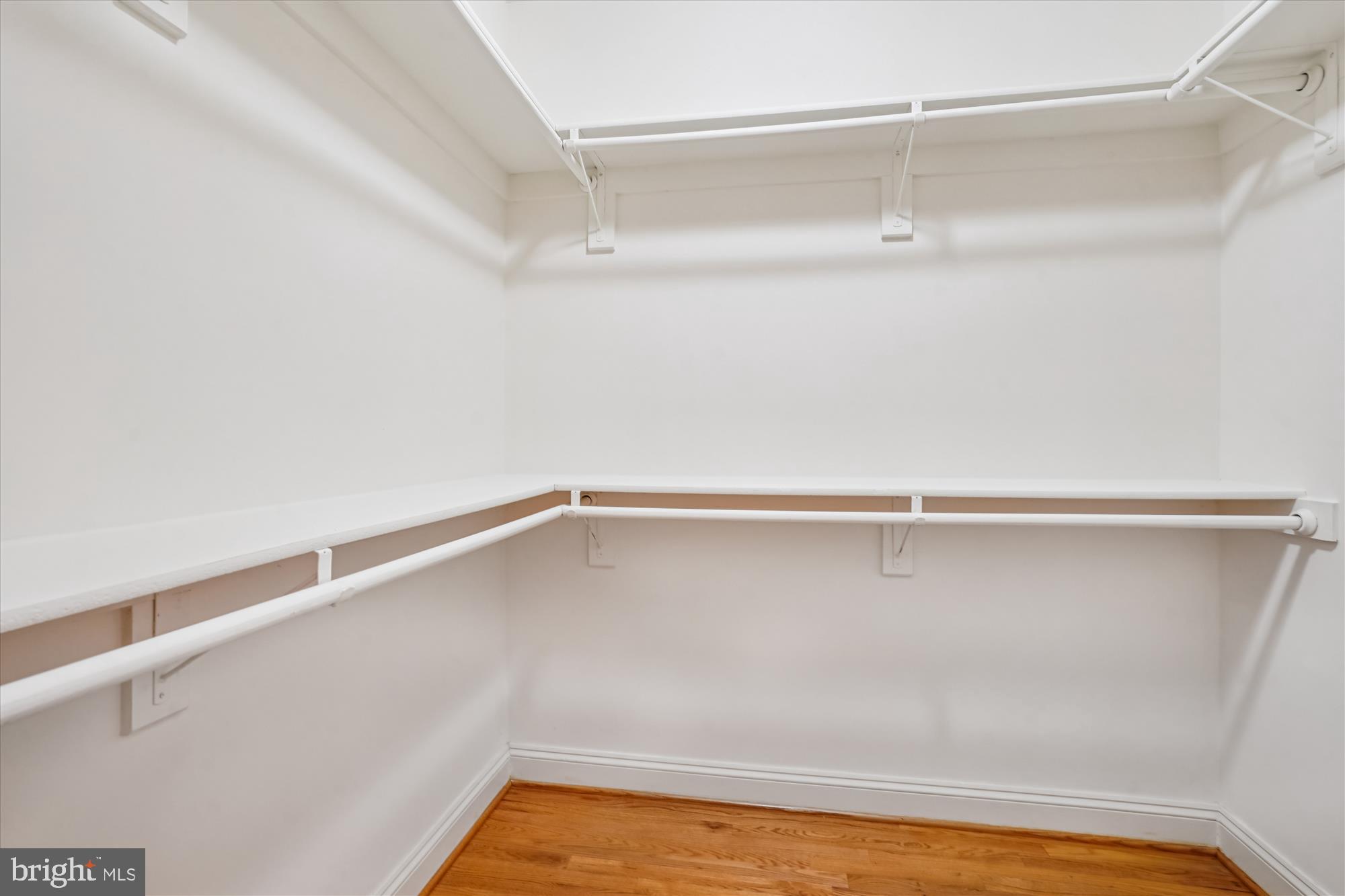 ENGLISH VILLAGE - Residential