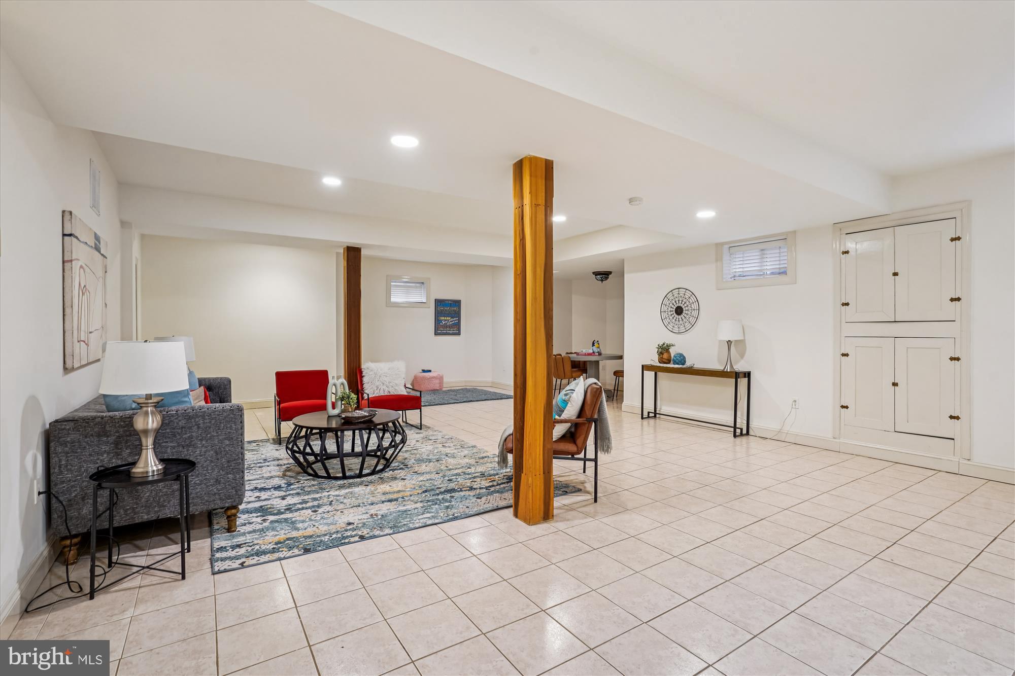 ENGLISH VILLAGE - Residential