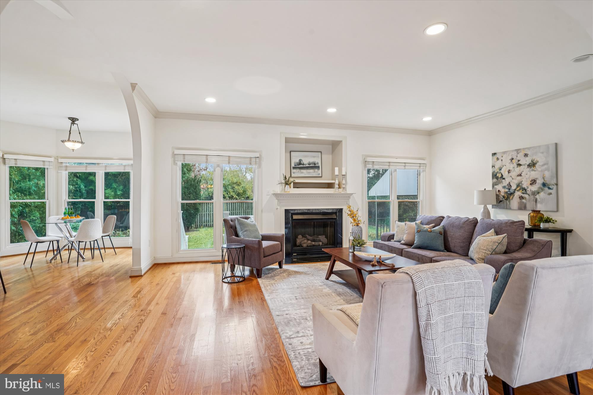 ENGLISH VILLAGE - Residential