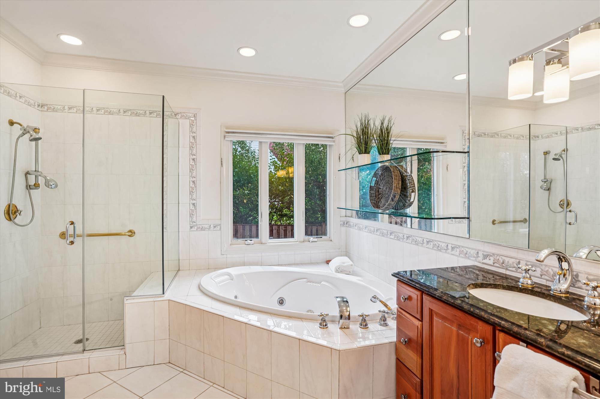 ENGLISH VILLAGE - Residential