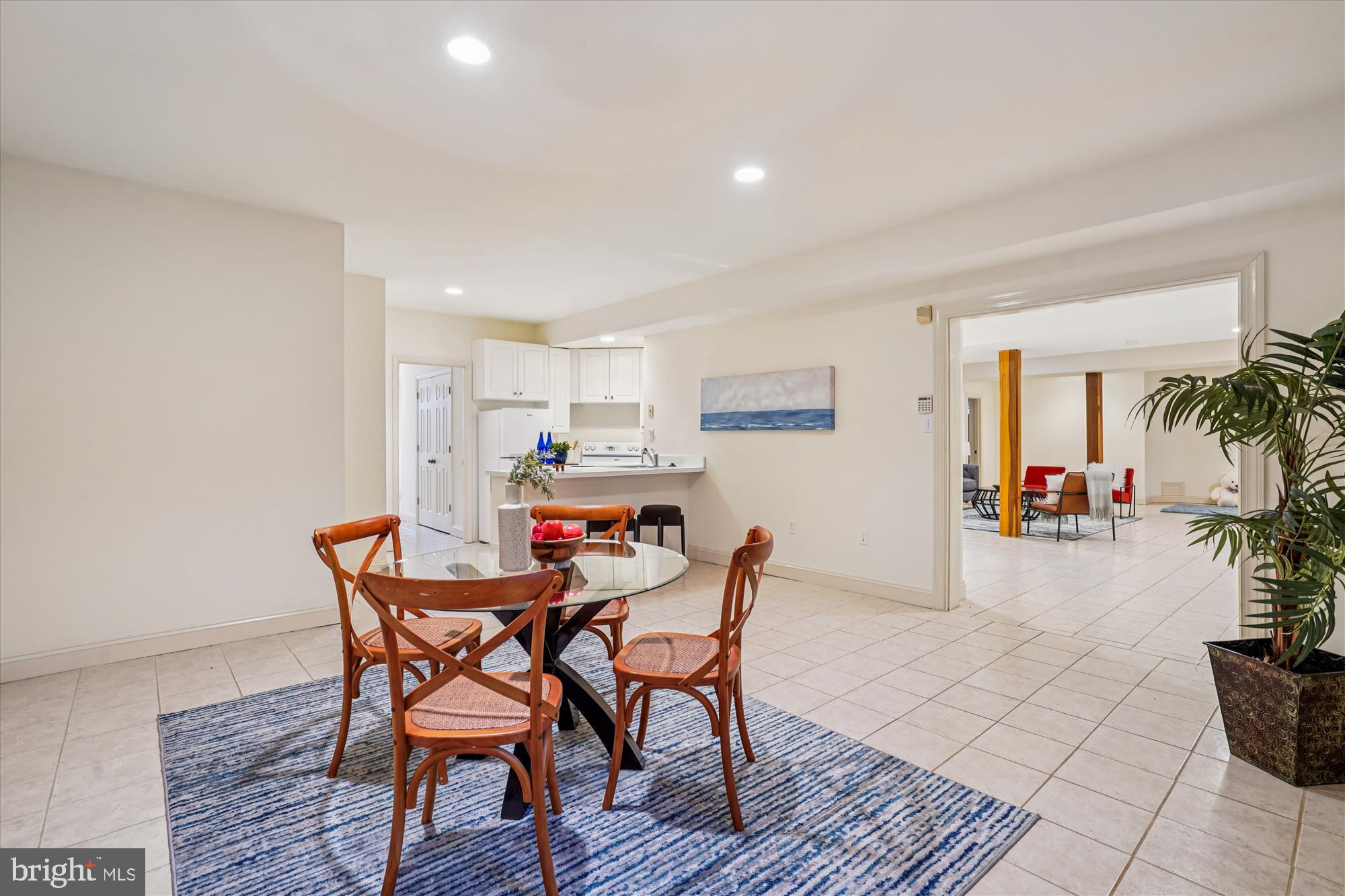 ENGLISH VILLAGE - Residential