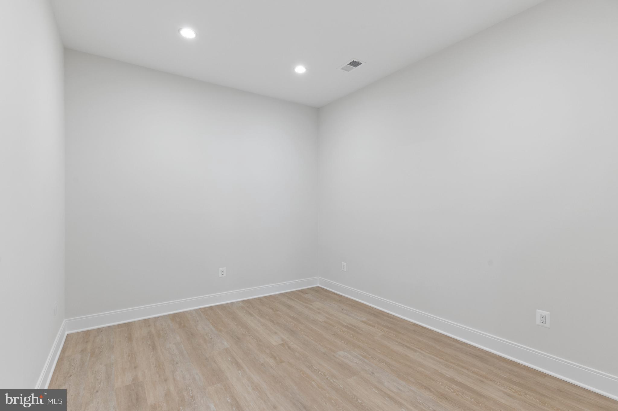 KENWOOD PARK - Residential