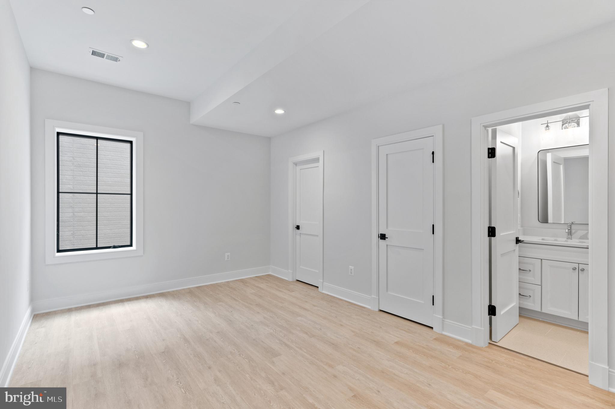 KENWOOD PARK - Residential