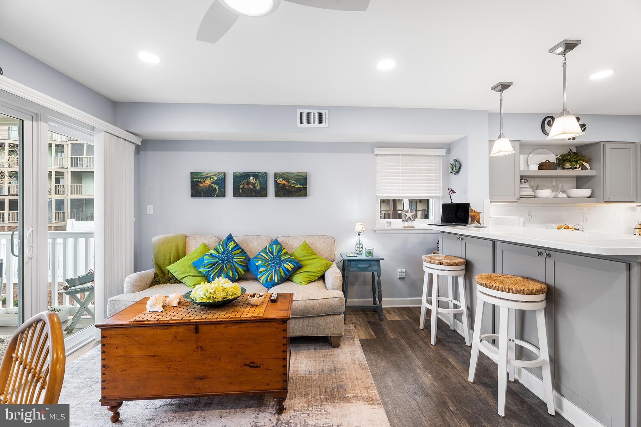 HIDDEN HARBOR - Residential