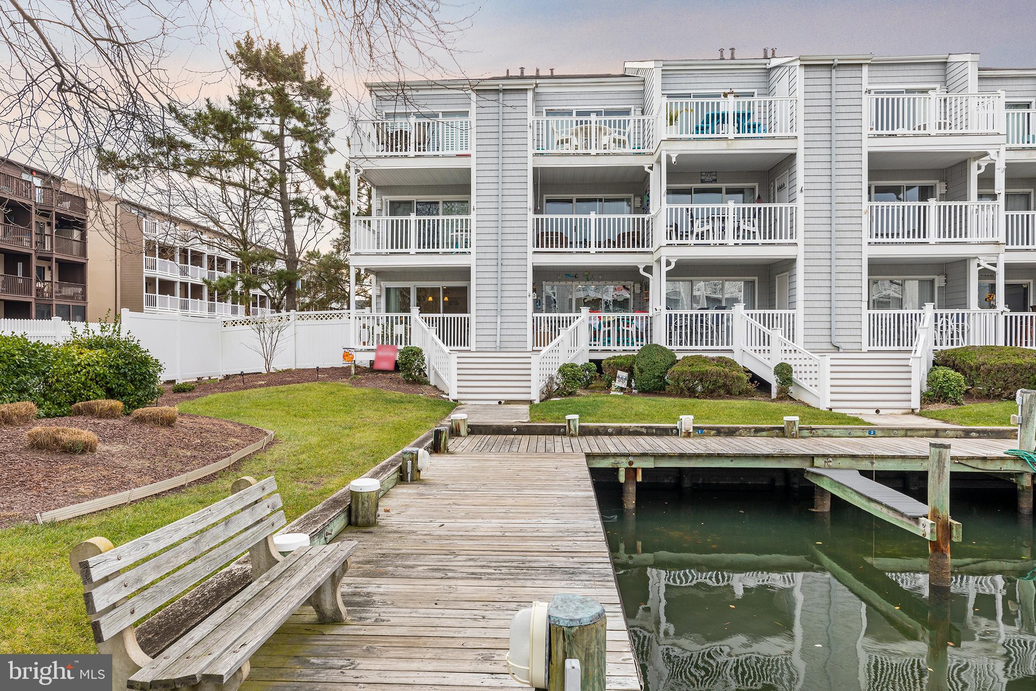 HIDDEN HARBOR - Residential