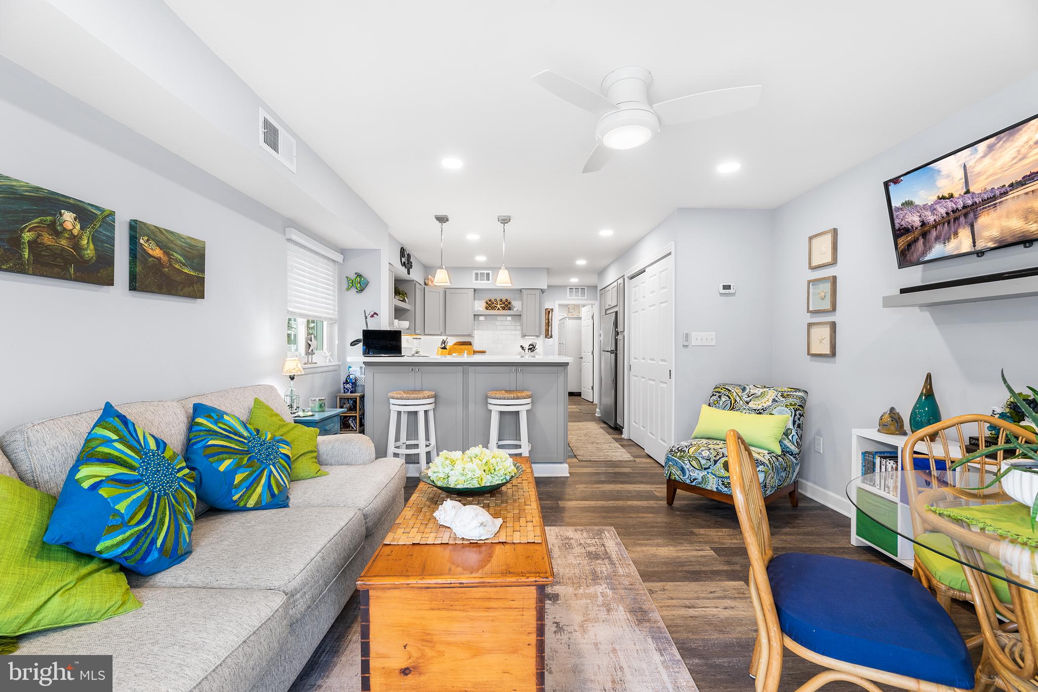 HIDDEN HARBOR - Residential