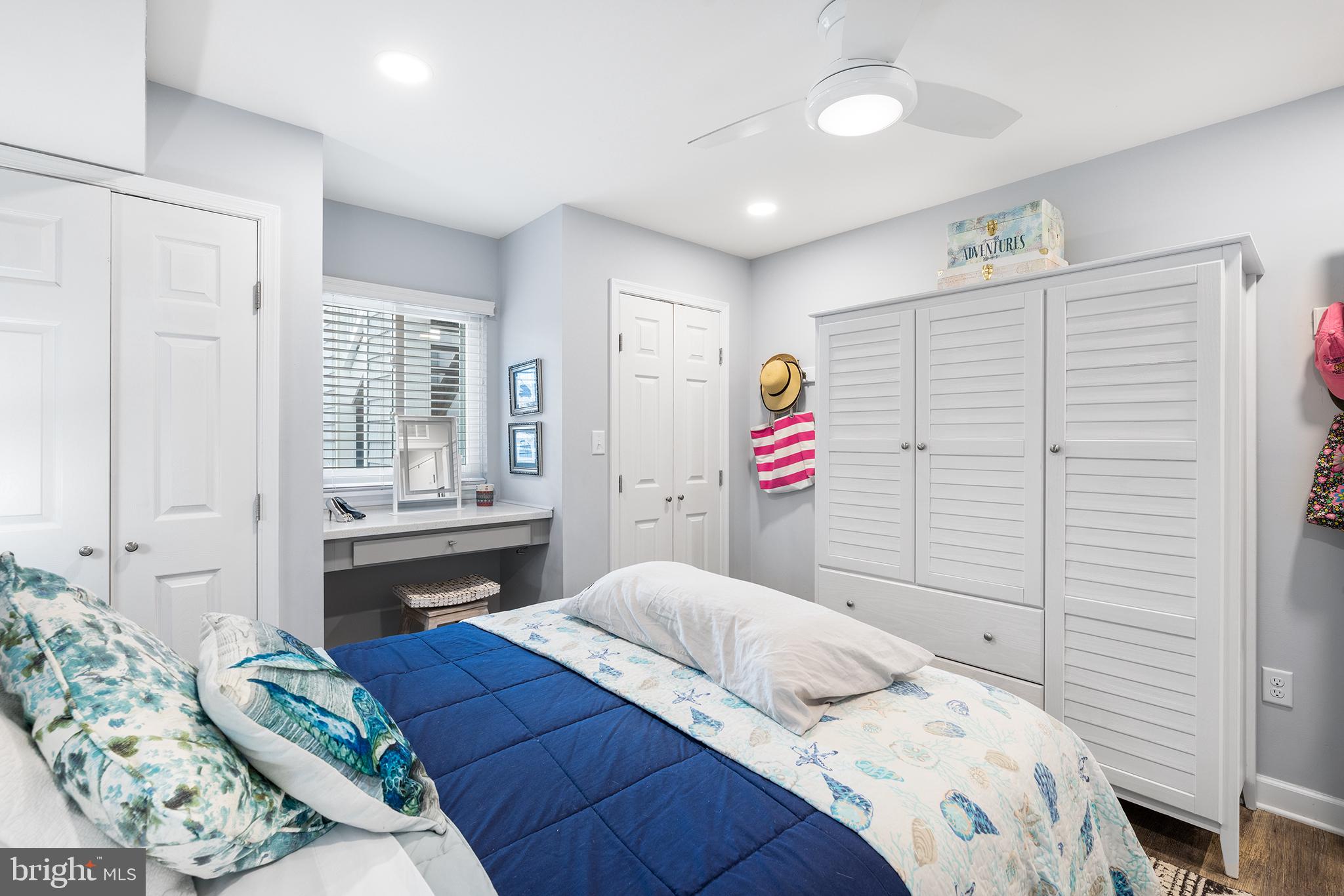 HIDDEN HARBOR - Residential