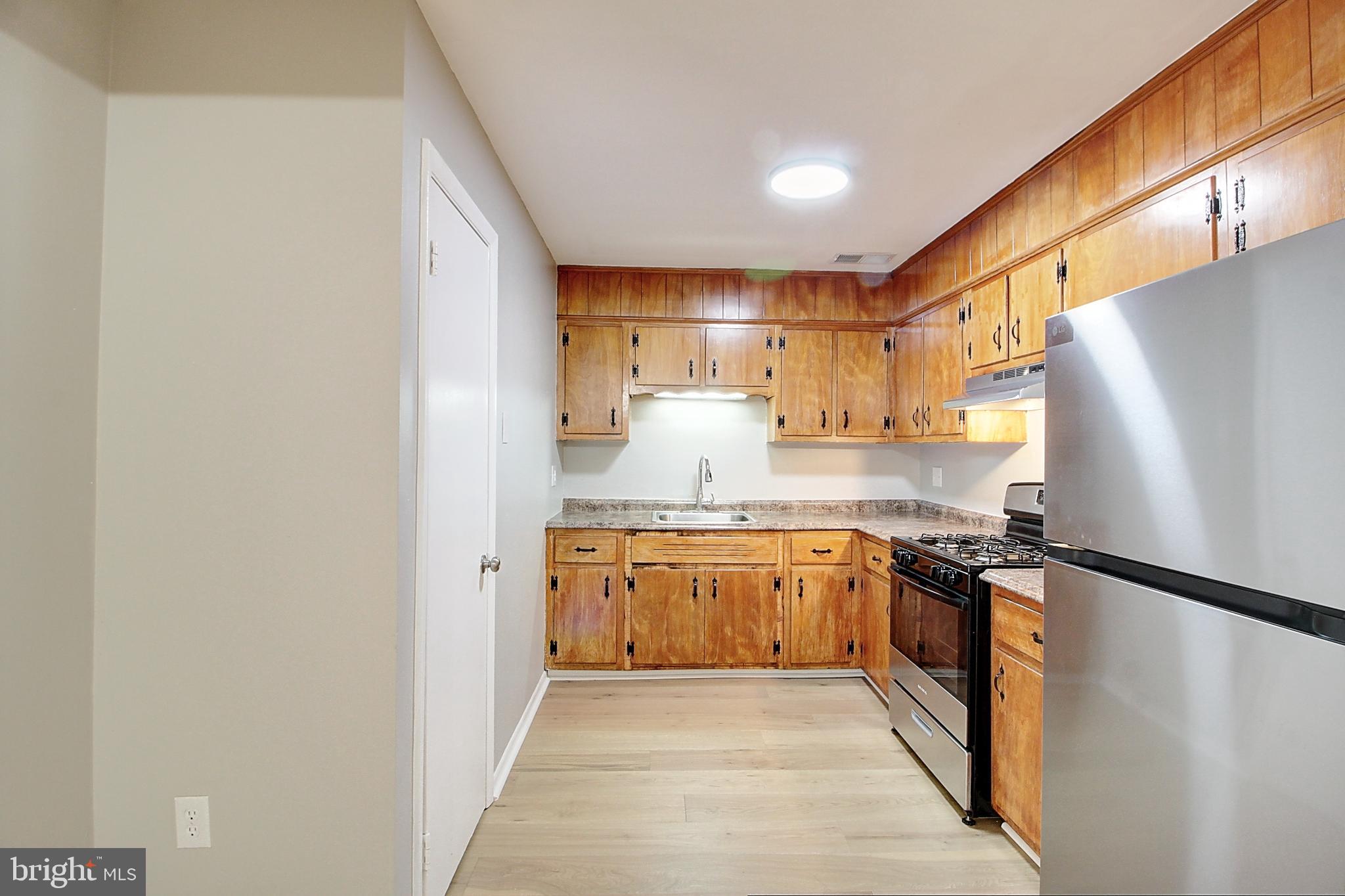 1599 N EAST STREET 14