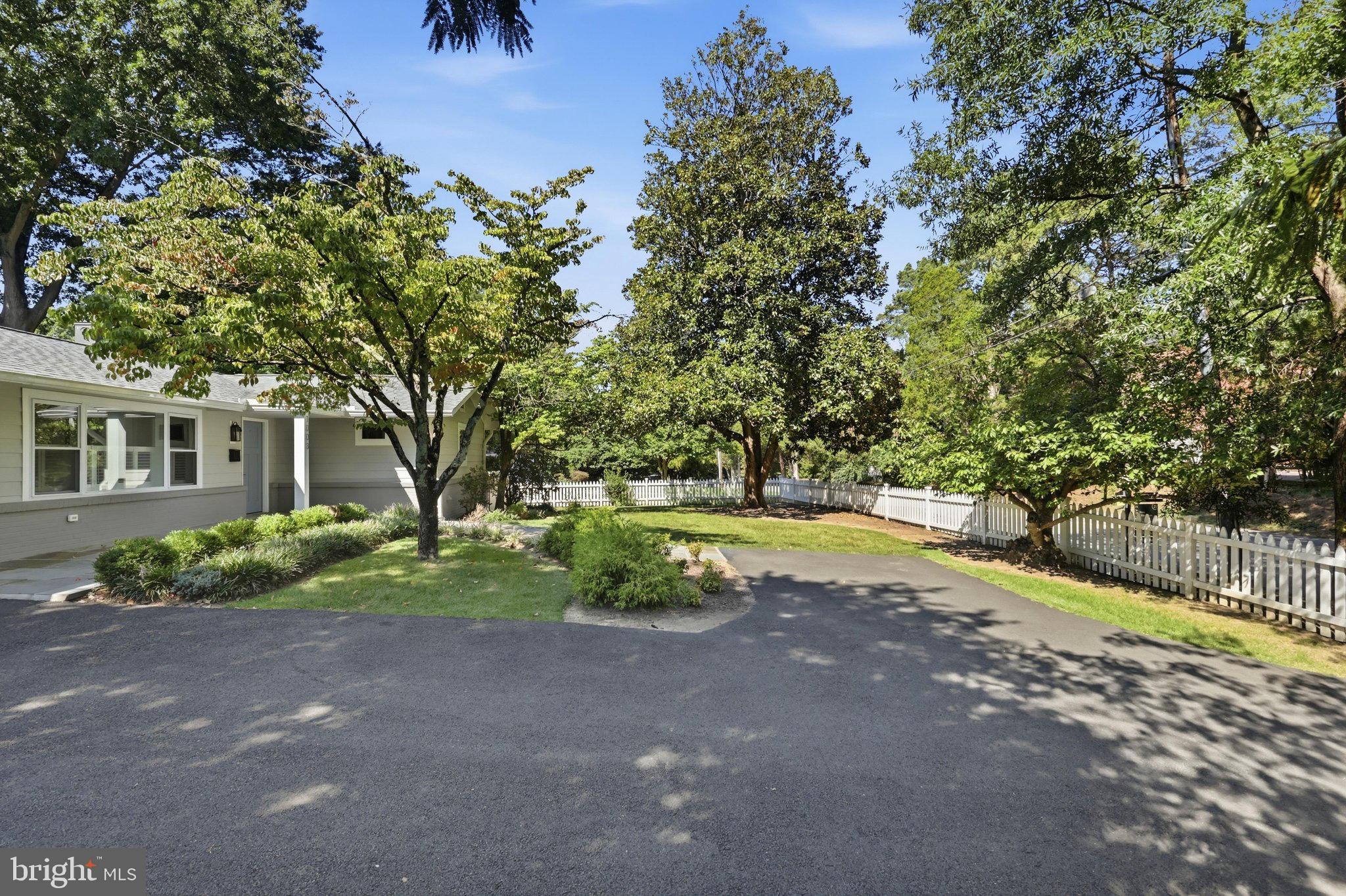 1003 COLLINGWOOD ROAD