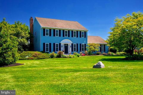 87 IVY LEAGUE DRIVE KUTZTOWN PA 19530