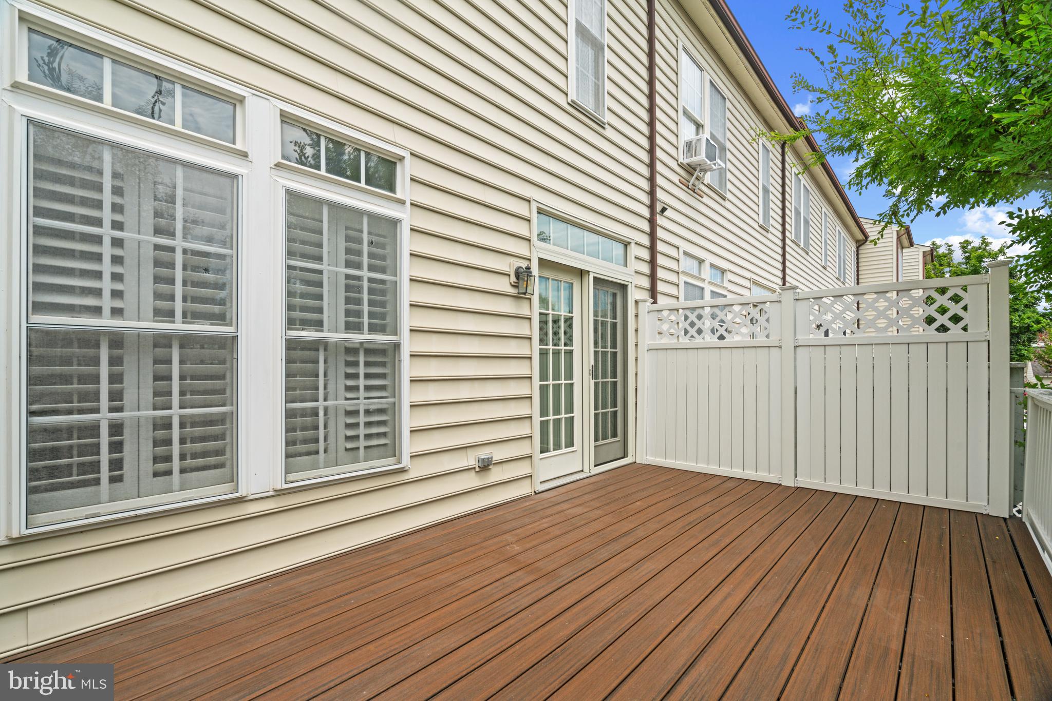 LAKELANDS - Residential