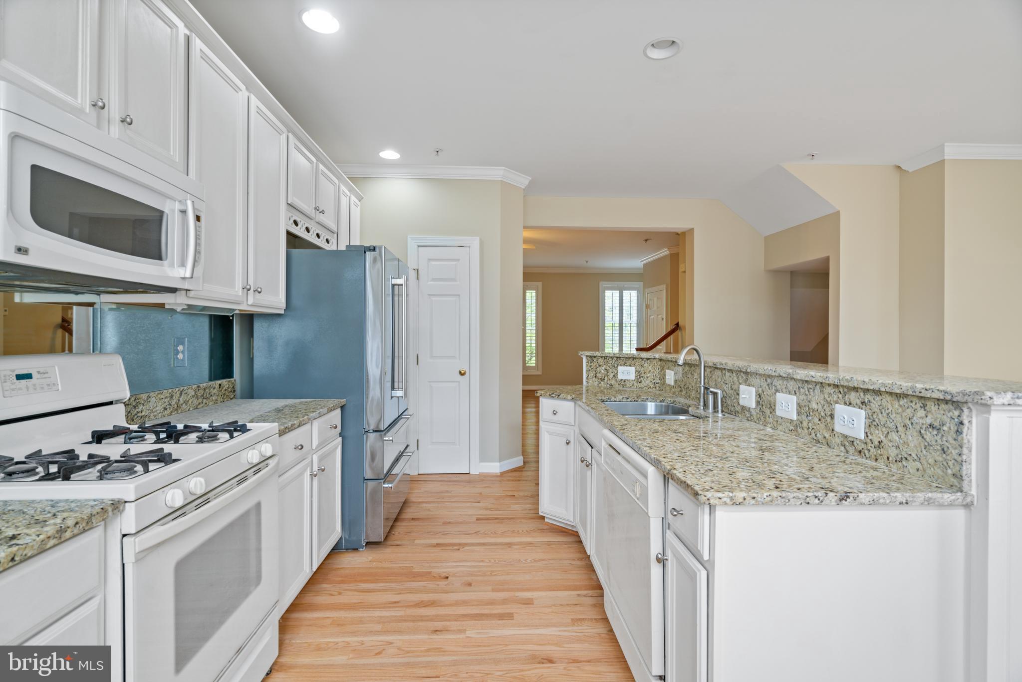 LAKELANDS - Residential