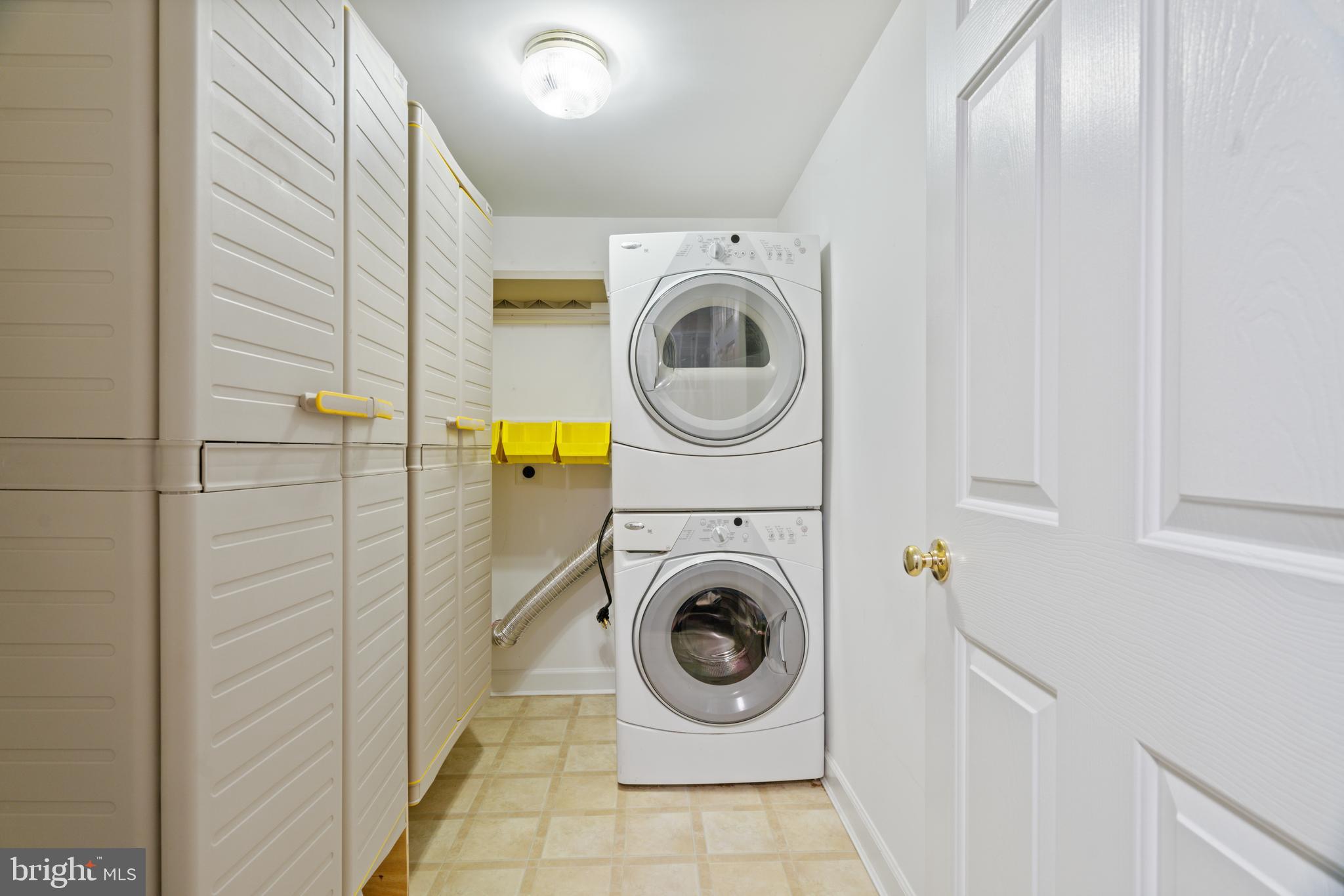 LAKELANDS - Residential