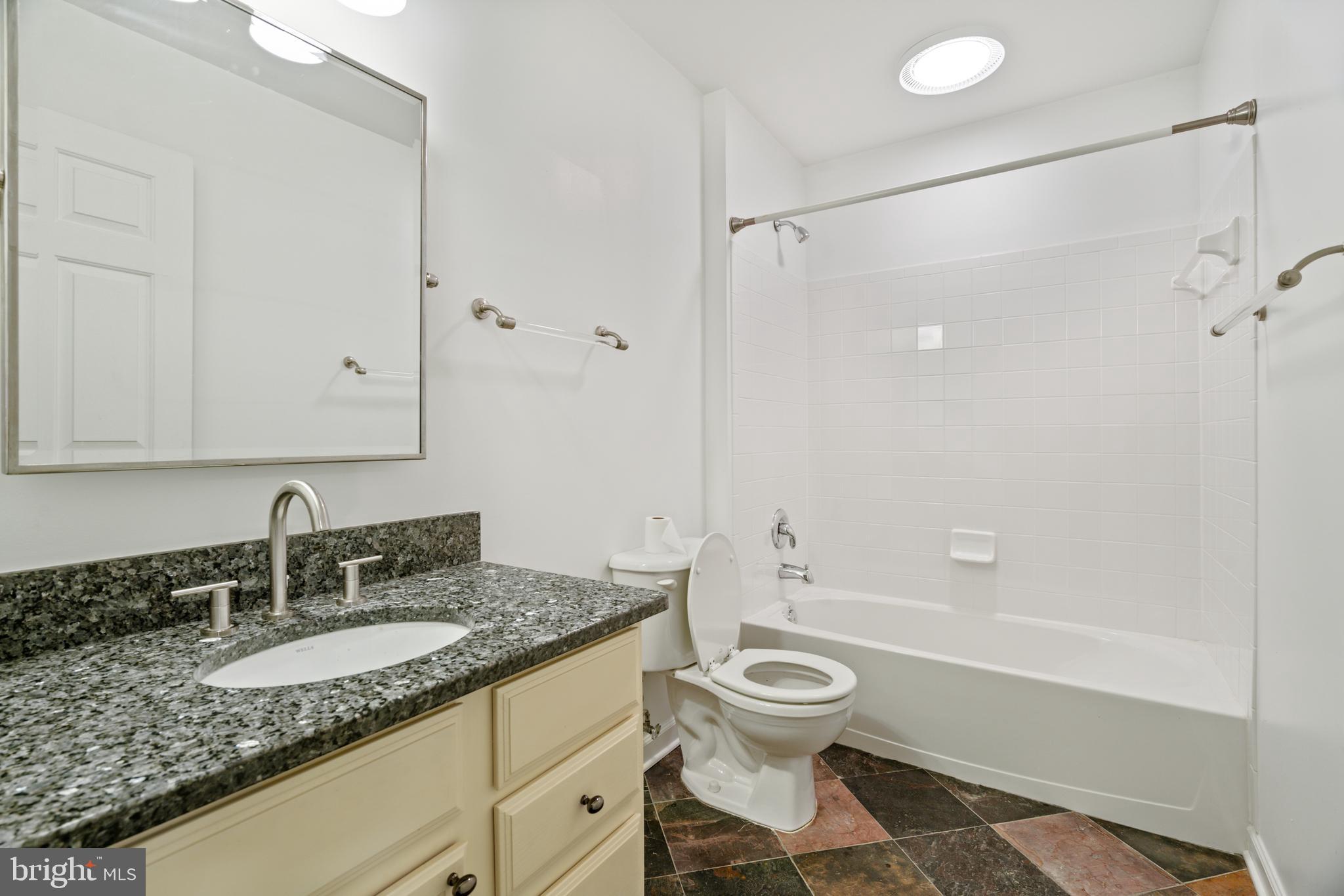 LAKELANDS - Residential