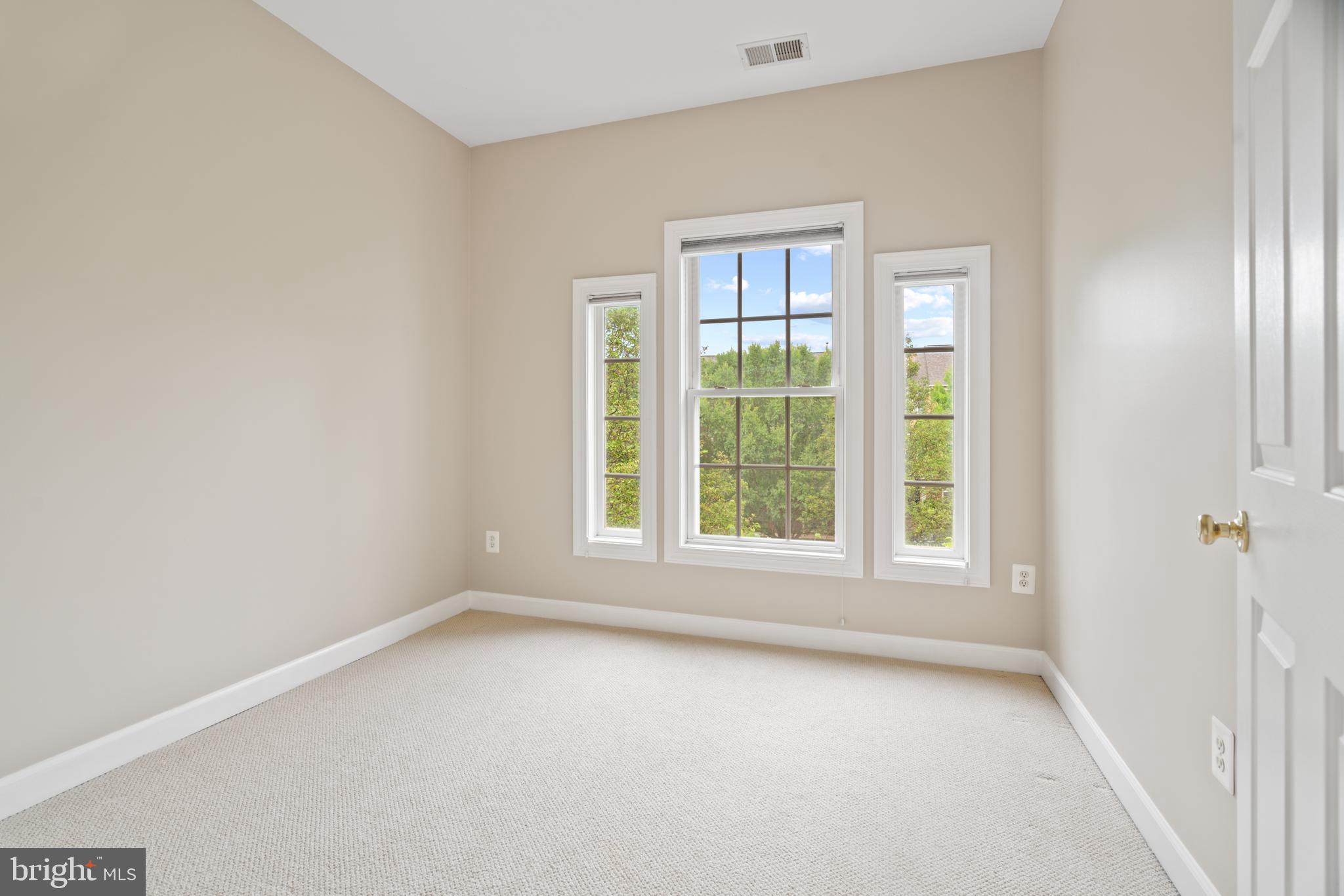 LAKELANDS - Residential