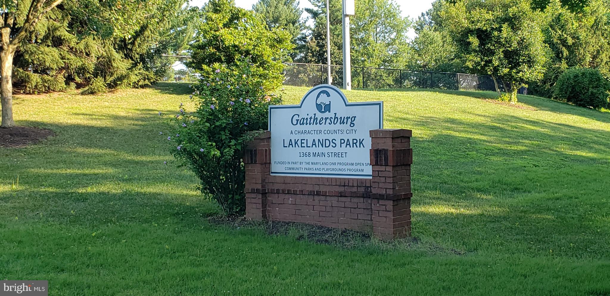 LAKELANDS - Residential