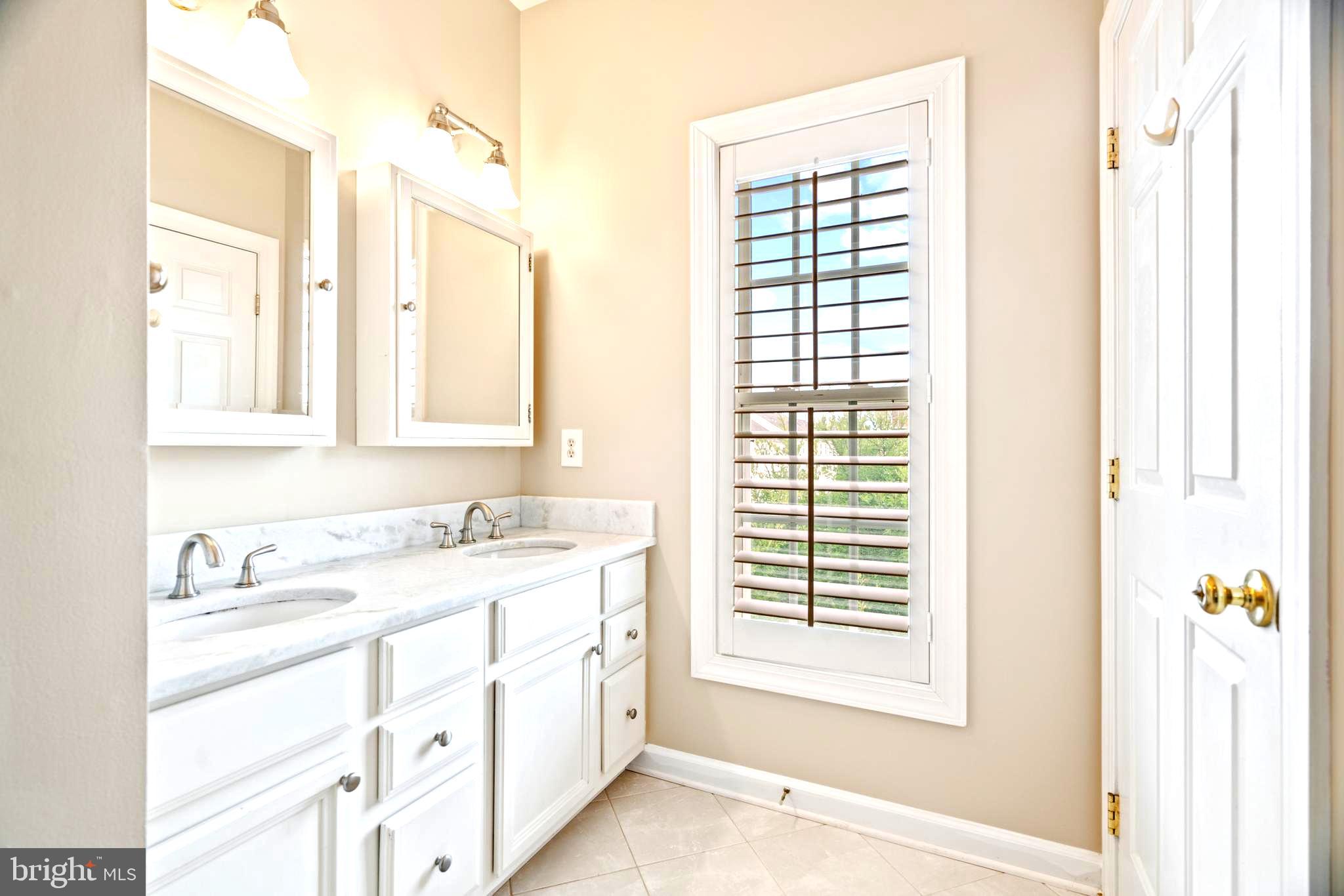 LAKELANDS - Residential