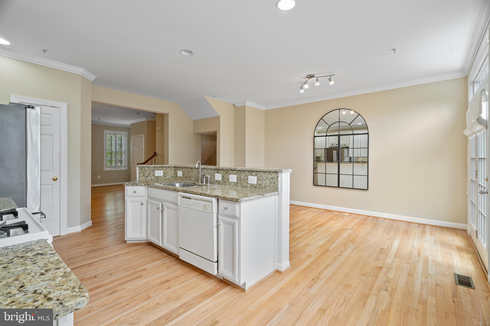 LAKELANDS - Residential