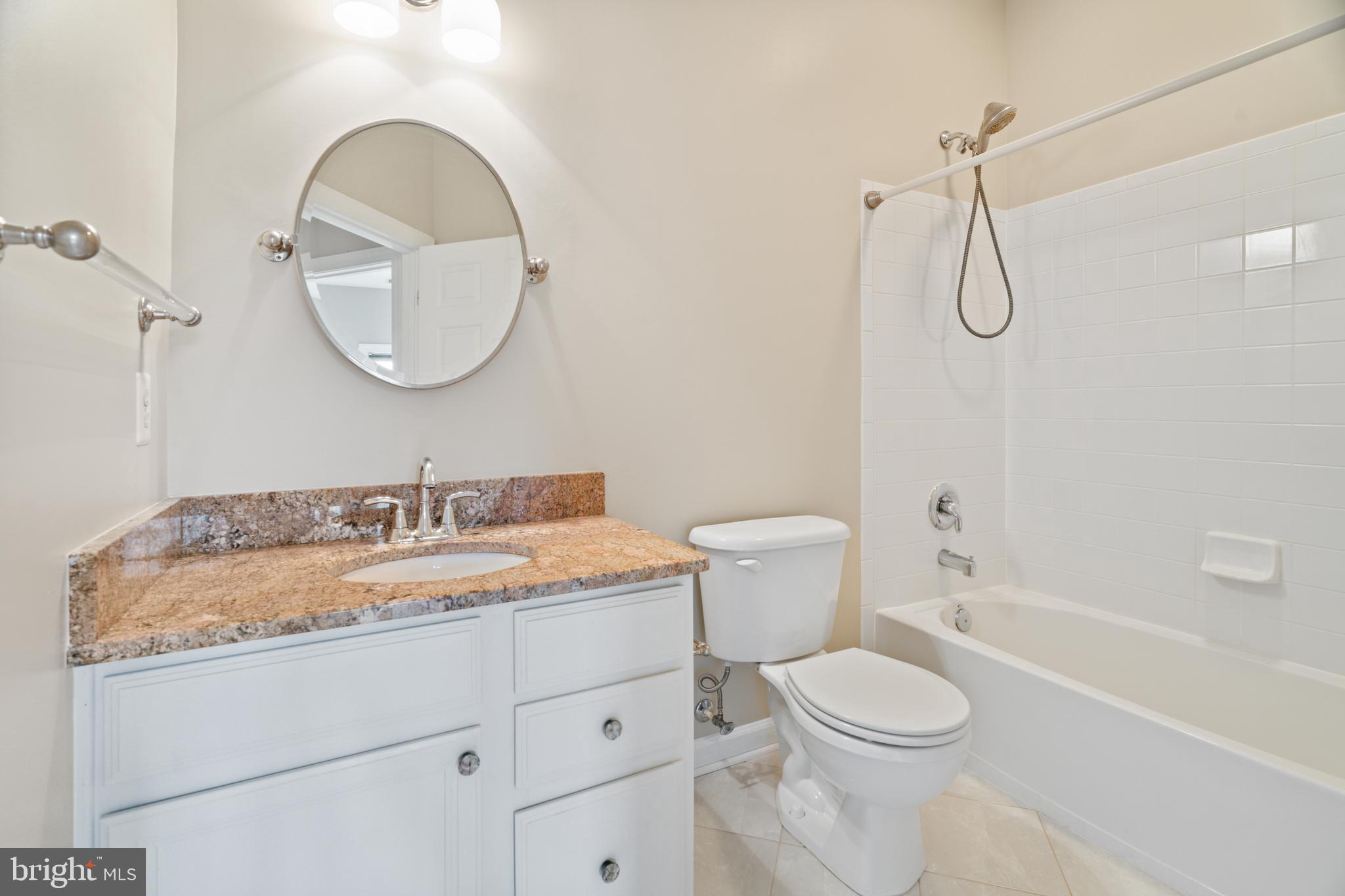 LAKELANDS - Residential