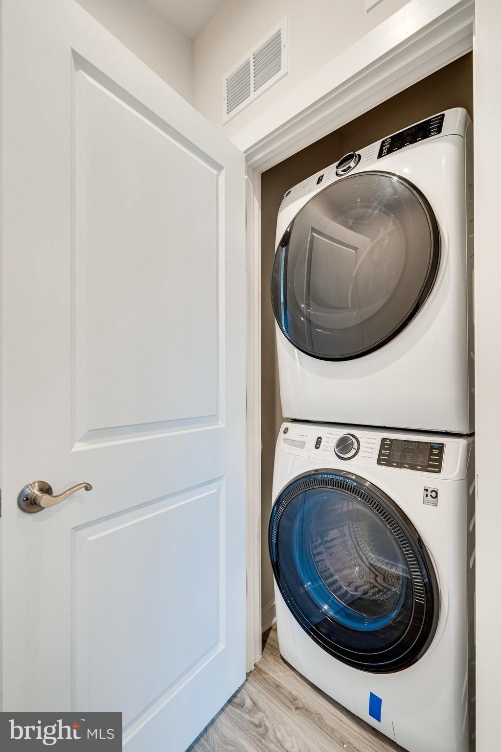 POTOMAC SHORES - Residential Lease