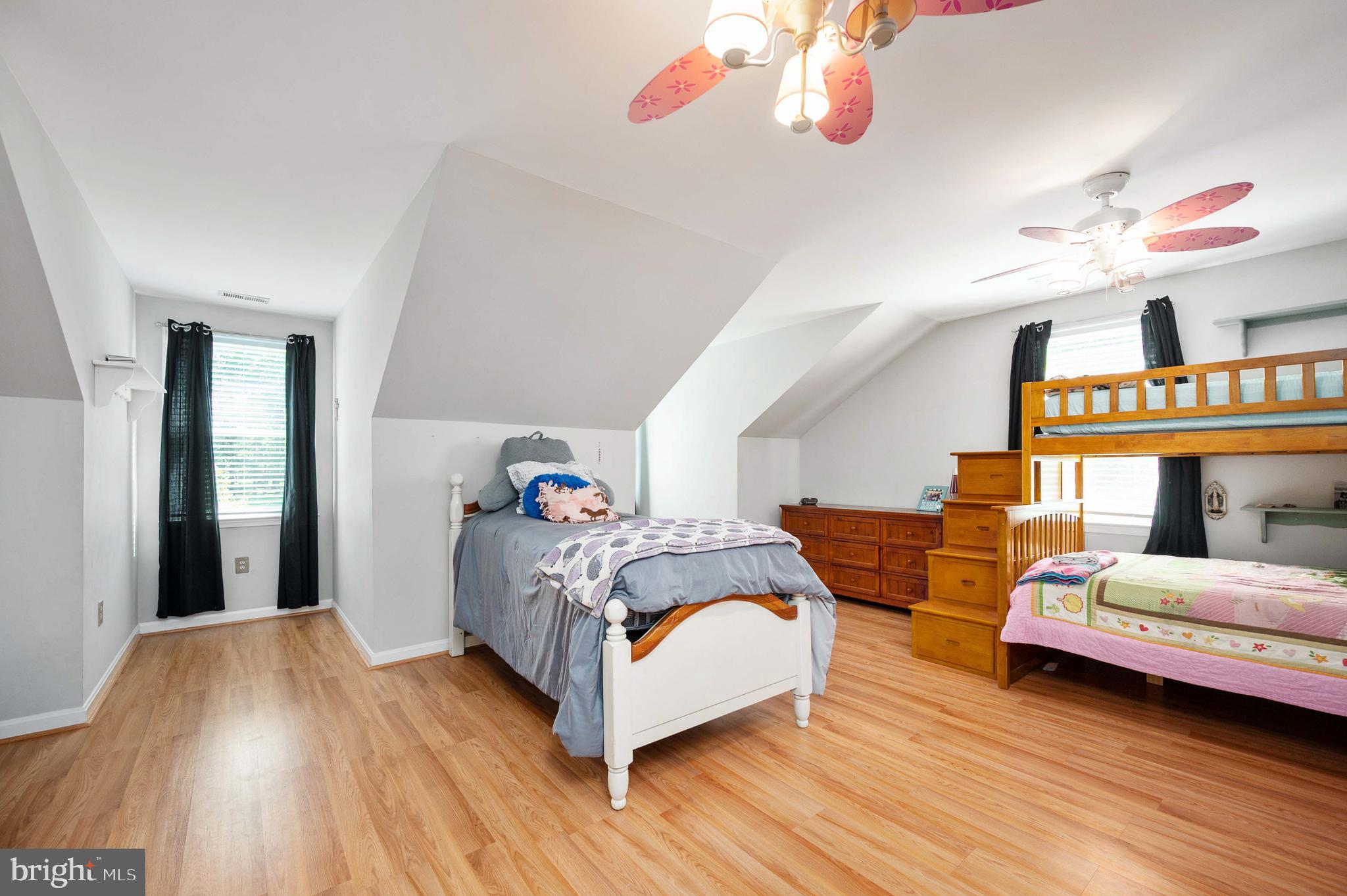 FOX CHASE - Residential