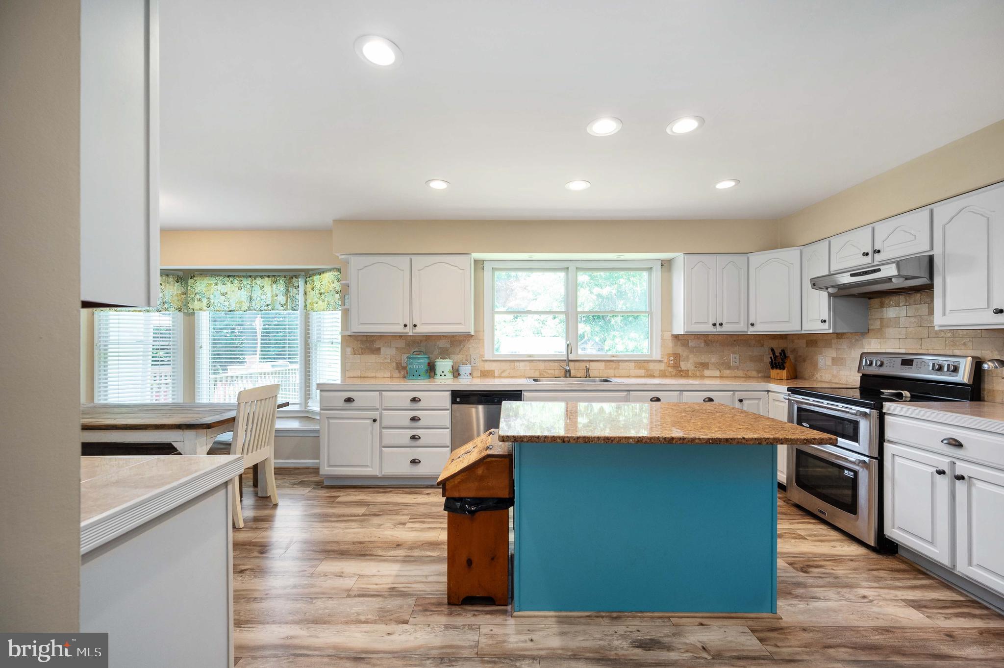 FOX CHASE - Residential