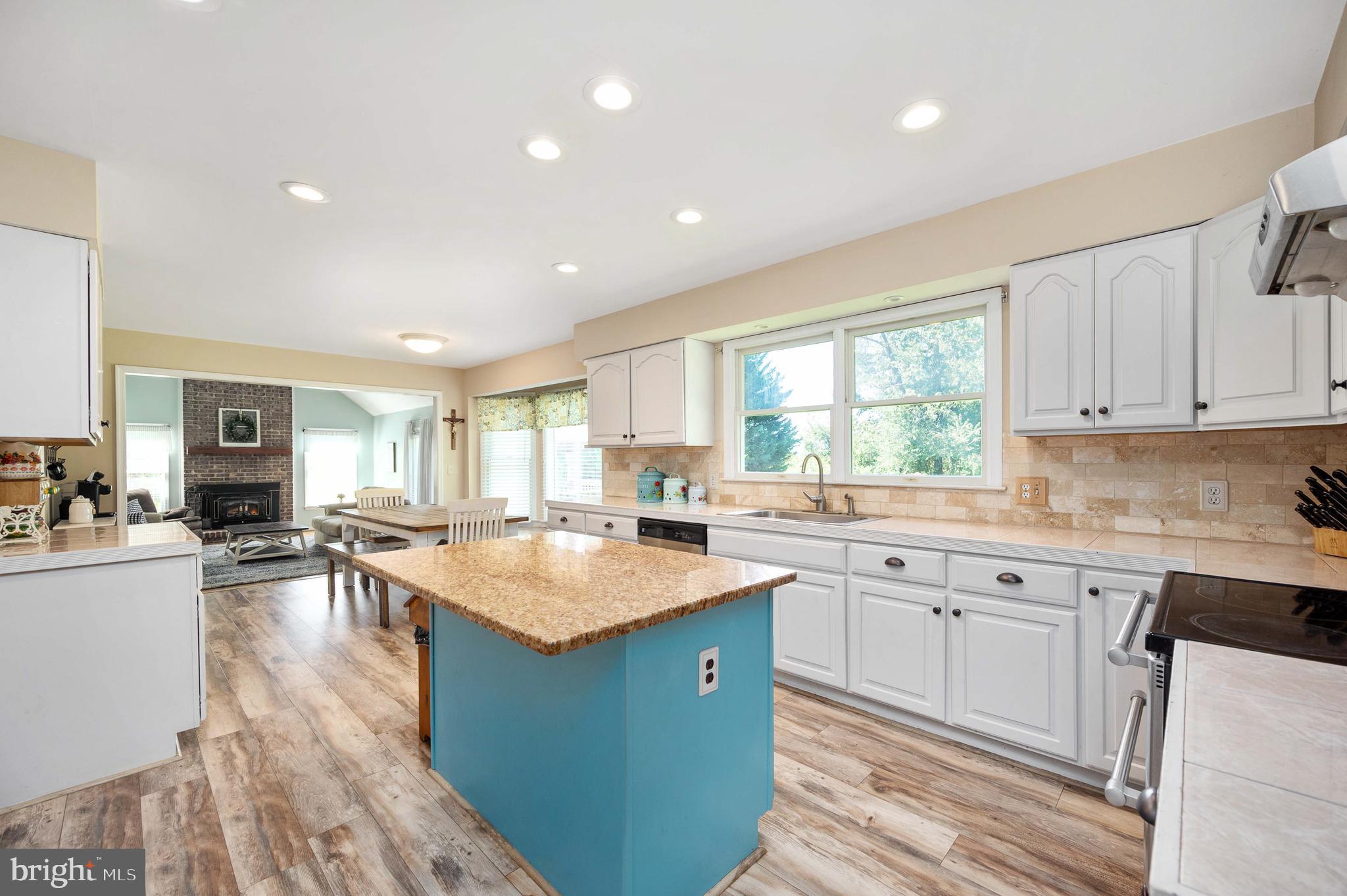 FOX CHASE - Residential