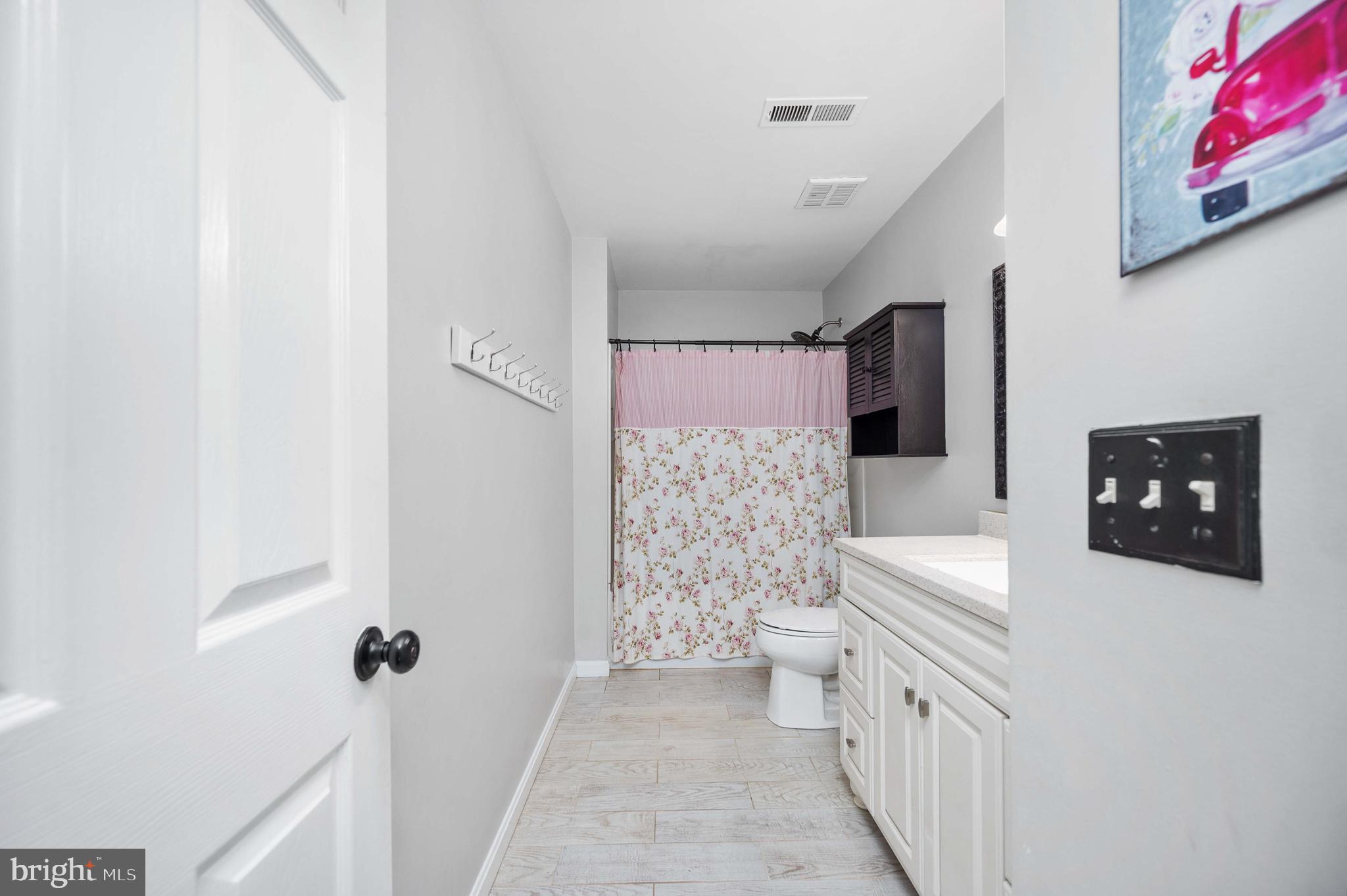 FOX CHASE - Residential