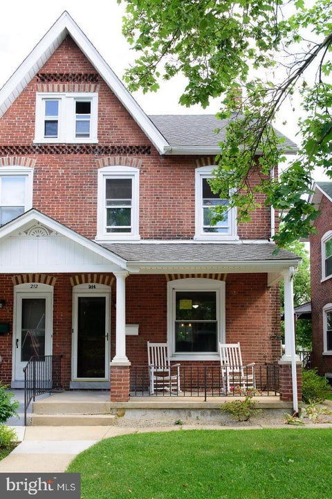 Townhouse For Rent - 214 Highland Avenue<br/> Chester County, DOWNINGTOWN, PA 19335