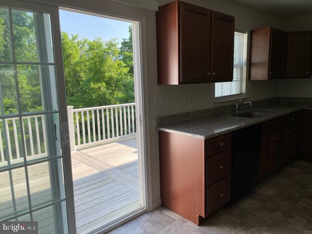 LAUREL RIDGE - Residential Lease