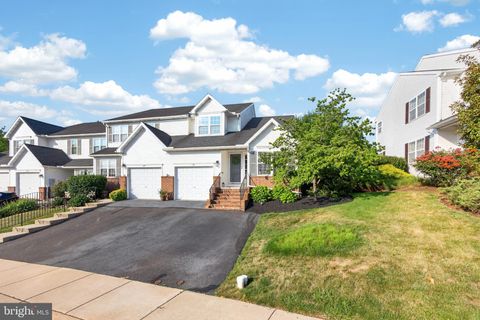 Townhouse For Sale - 174 Waterford Lane<br/> Berks County, READING, PA 19606