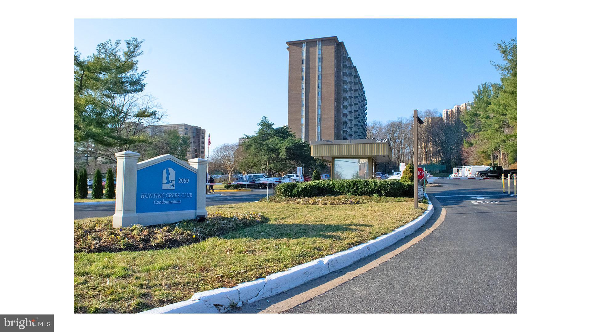 Updated one bed one bath condo located in Hunting Creek Club. Upgraded kitchen with wooden cabinets, granite counter tops and Island. Bedroom features costume walk in closet with lots of storage. Private balcony with view of the Potomac and National Harbor. Parking included. Easy access to major highways 95, 495, rt1 and Telegraph road. Access to public transportation and less than 1 mile to Huntington Metro. A Must See!