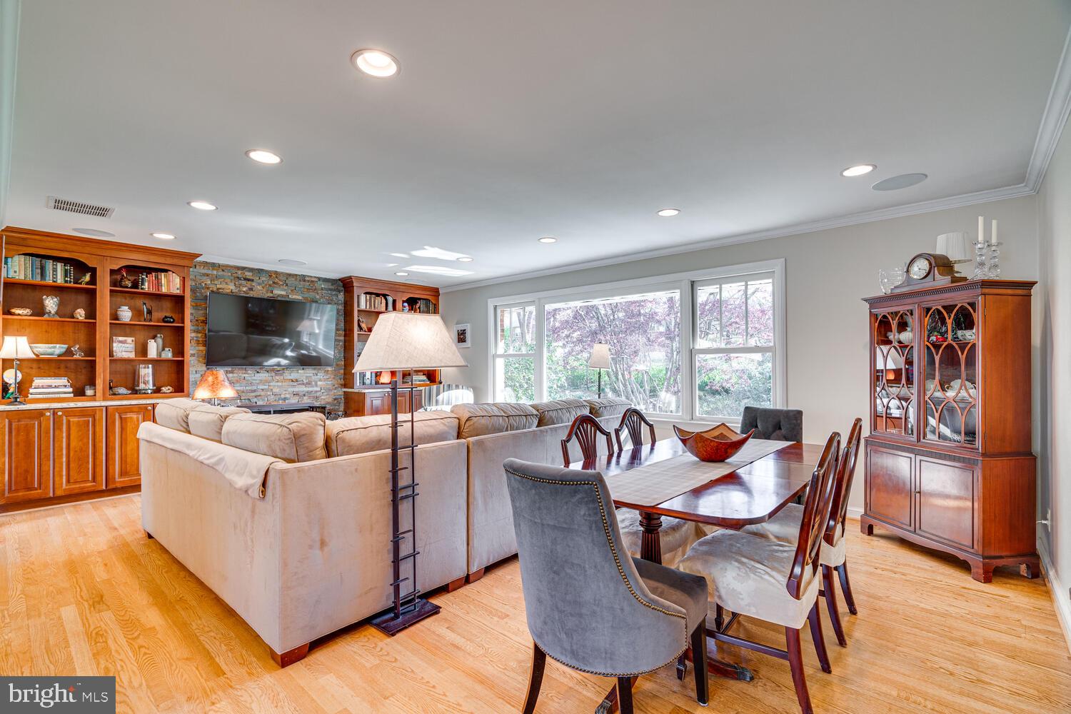 BELLEVUE FOREST - Residential