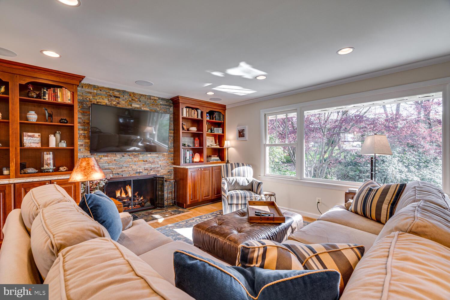 BELLEVUE FOREST - Residential