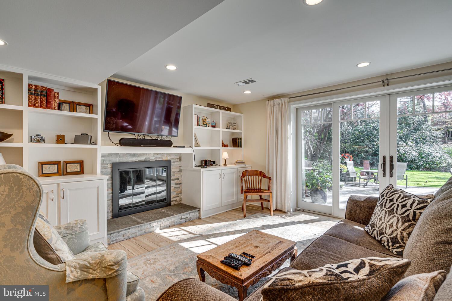 BELLEVUE FOREST - Residential