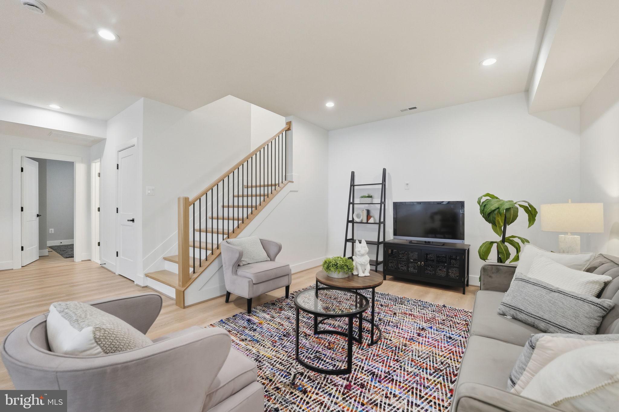 ANNALEE HEIGHTS - Residential