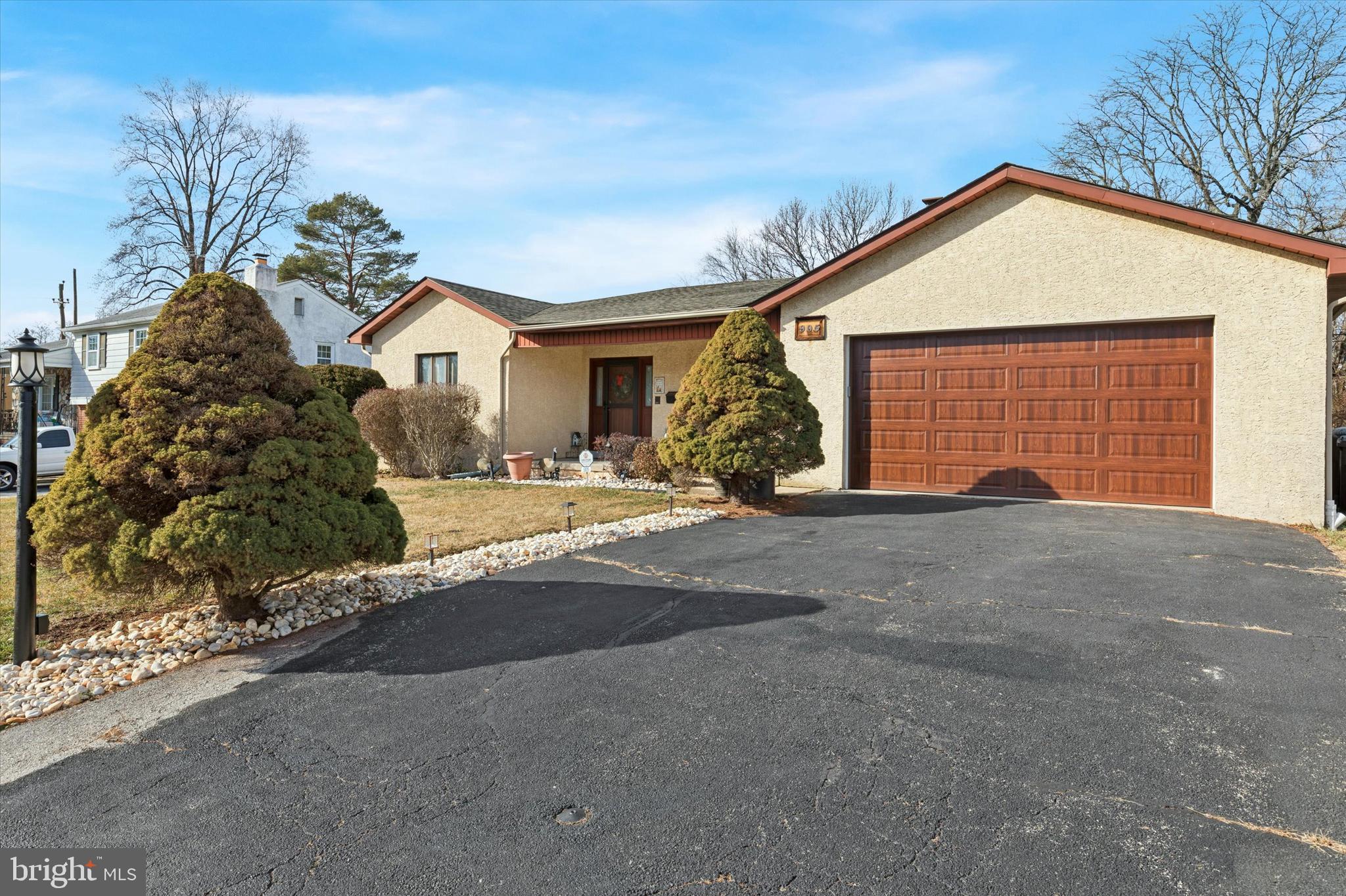 NORRISTOWN - Residential