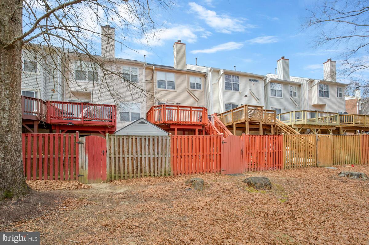 WOODVIEW VILLAGE - Residential Lease