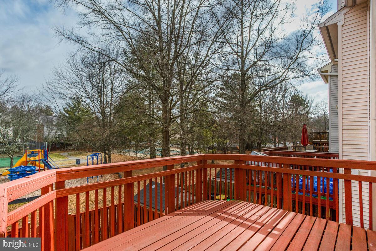 WOODVIEW VILLAGE - Residential Lease