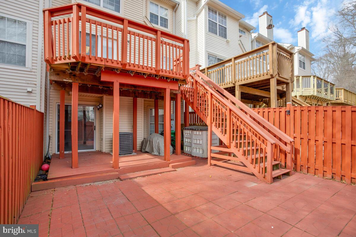 WOODVIEW VILLAGE - Residential Lease