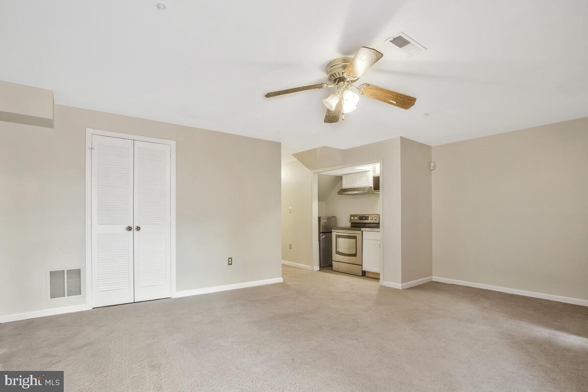 WOODVIEW VILLAGE - Residential Lease