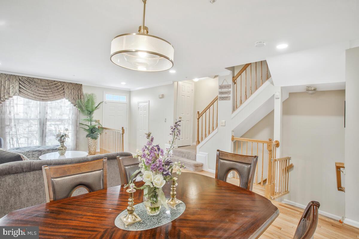 WOODVIEW VILLAGE - Residential Lease