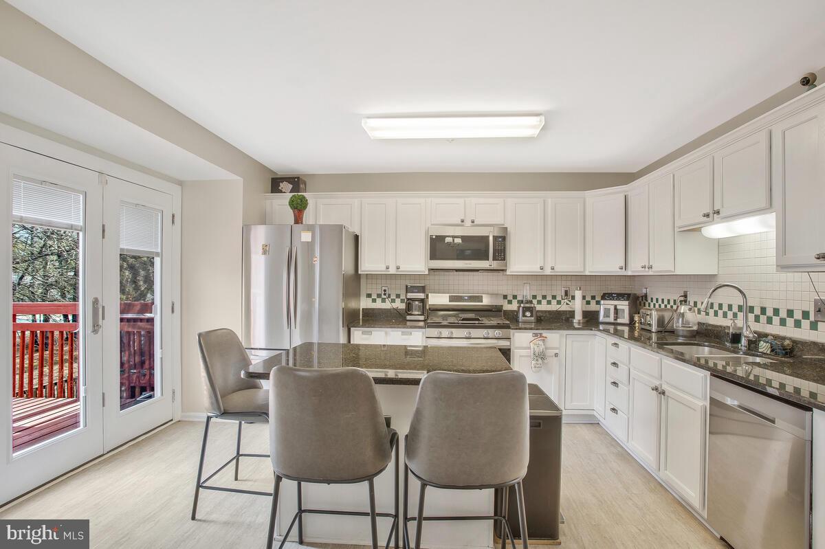 WOODVIEW VILLAGE - Residential Lease