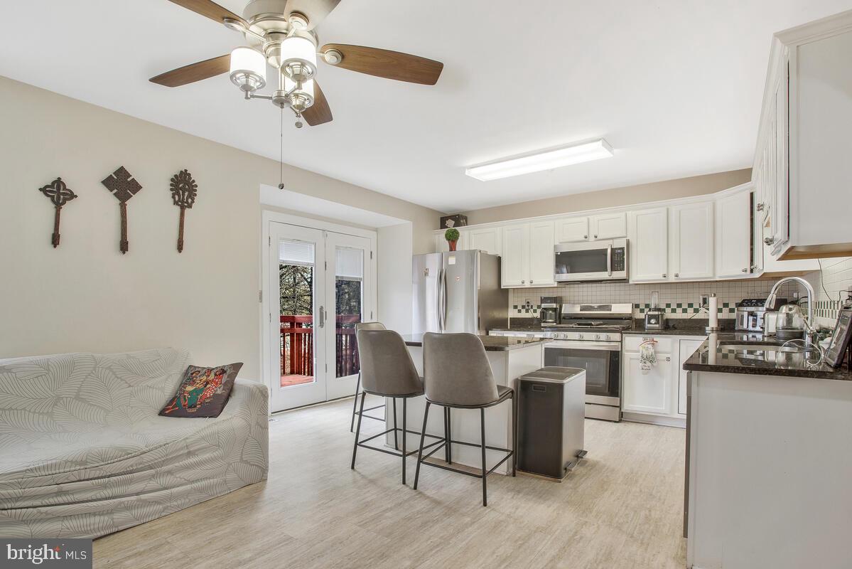 WOODVIEW VILLAGE - Residential Lease