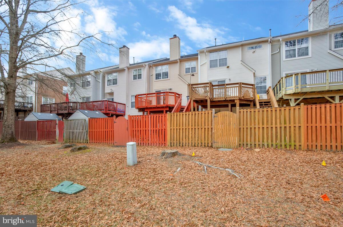 WOODVIEW VILLAGE - Residential Lease