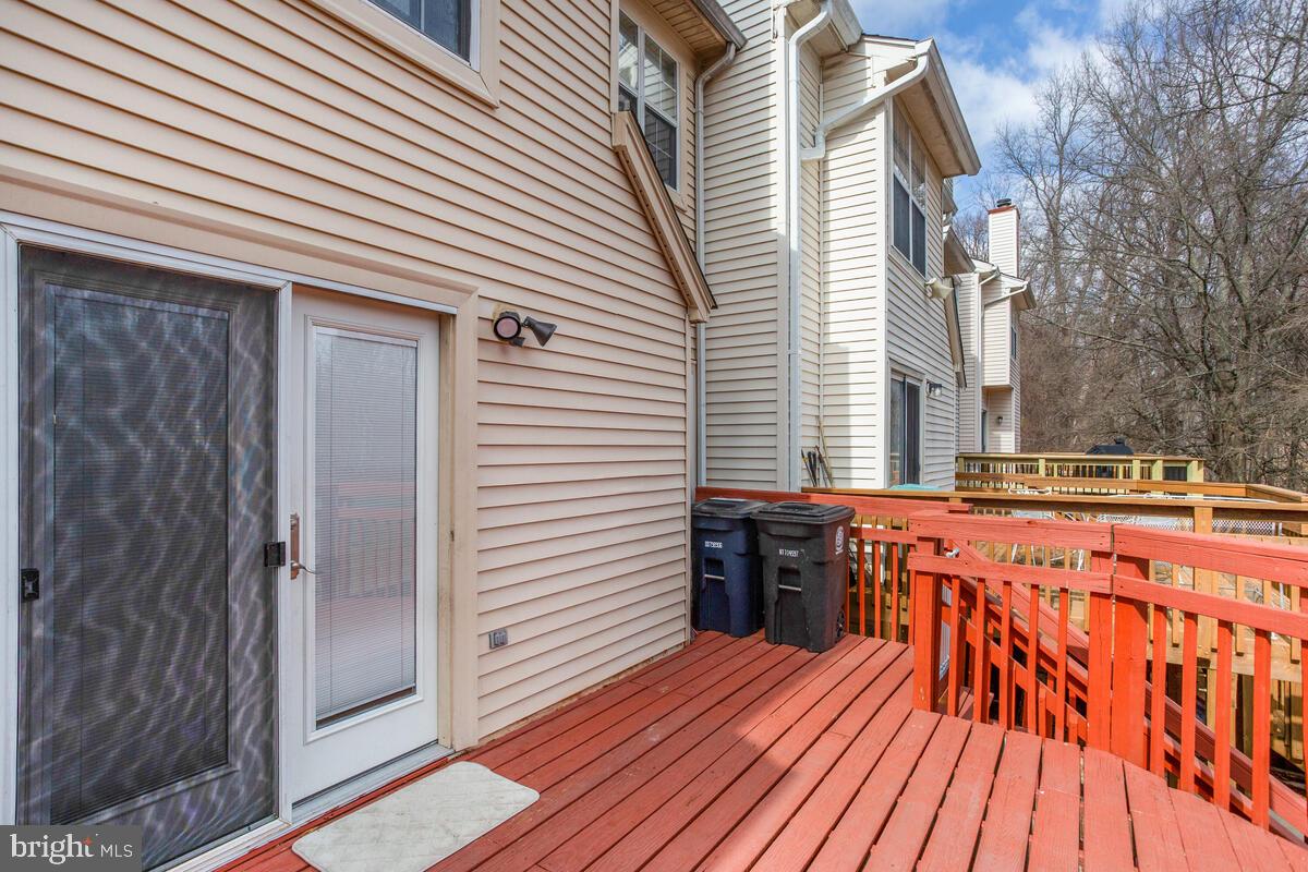 WOODVIEW VILLAGE - Residential Lease