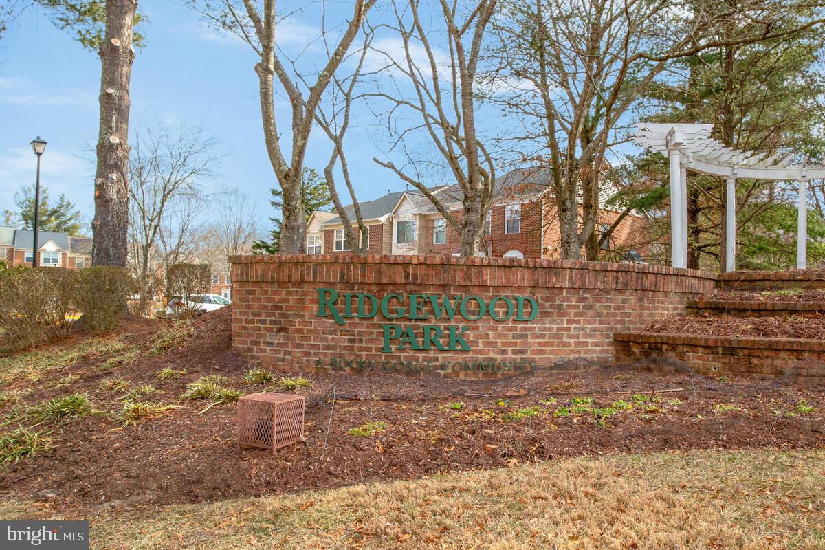 WOODVIEW VILLAGE - Residential Lease