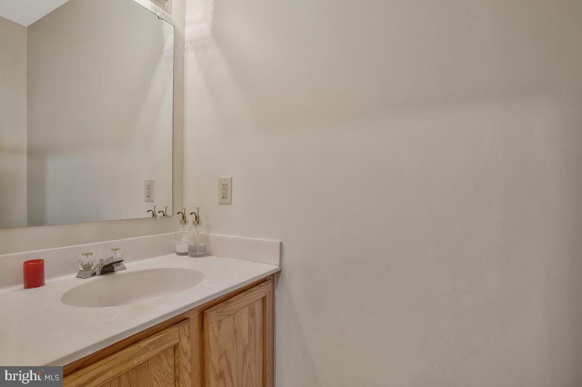 WOODVIEW VILLAGE - Residential Lease