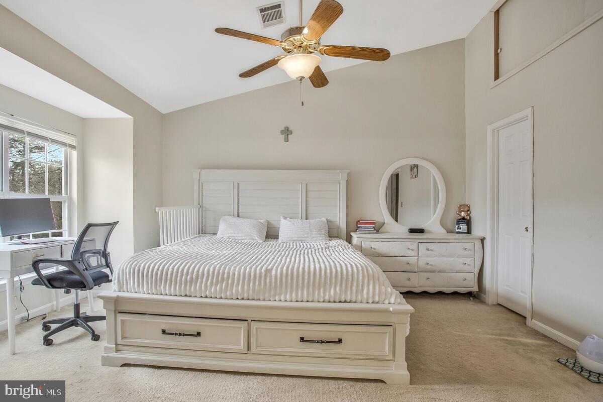 WOODVIEW VILLAGE - Residential Lease